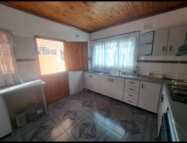 3 BEDROOM PROPERTY TO RENT IN BROOKDALE